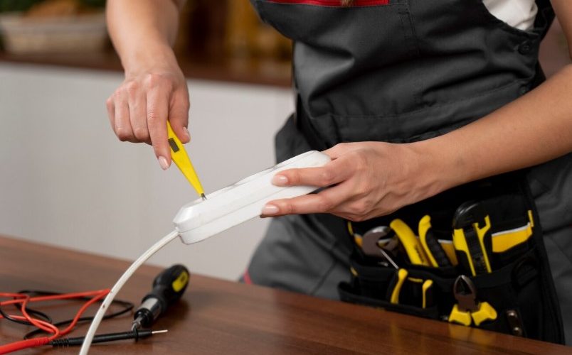 contratar un electricista